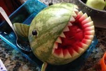 A WATERMELON SHARK! FRUIT SALAD MADE FUN AND DELICIOUS!